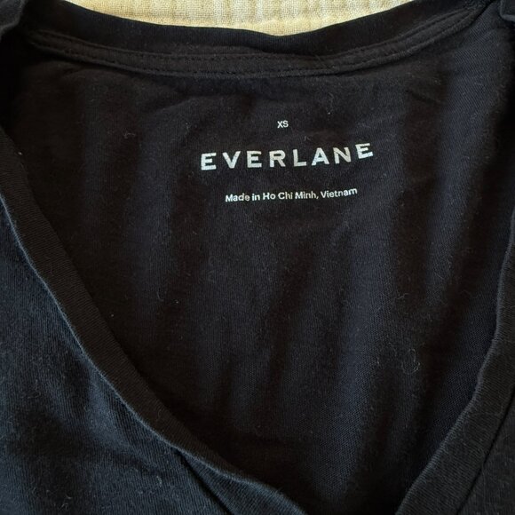 Everlane - The Organic Cotton V-Neck T-Shirt - XS - Picture 2 of 4